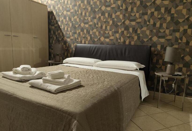 اتاق استاندارد با بالکن, Trieste