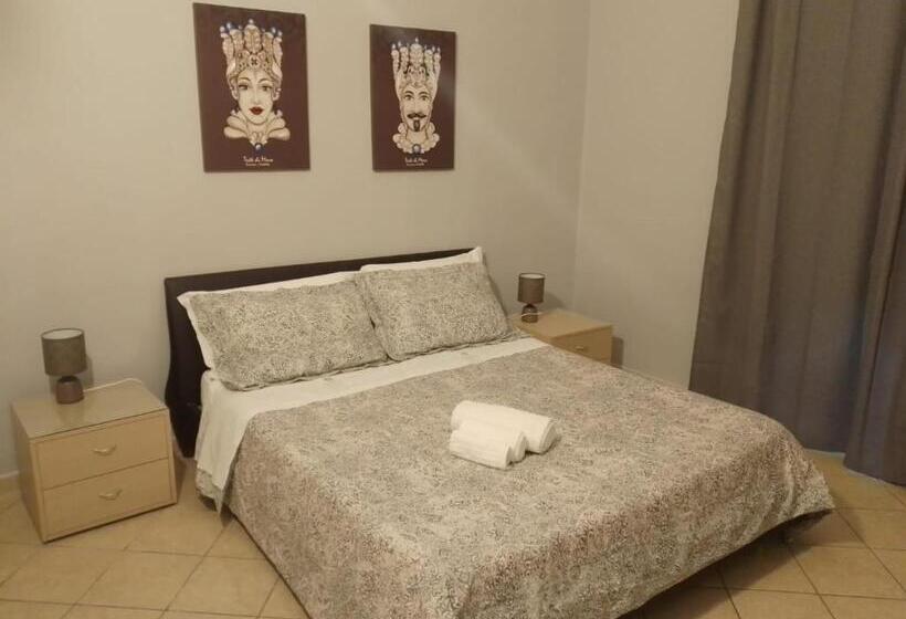 اتاق استاندارد سه تخته با بالکن, Trieste