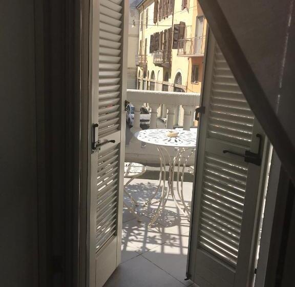اتاق استاندارد یک تخته با بالکن, La Terrazza Vercelli Bed & Charme