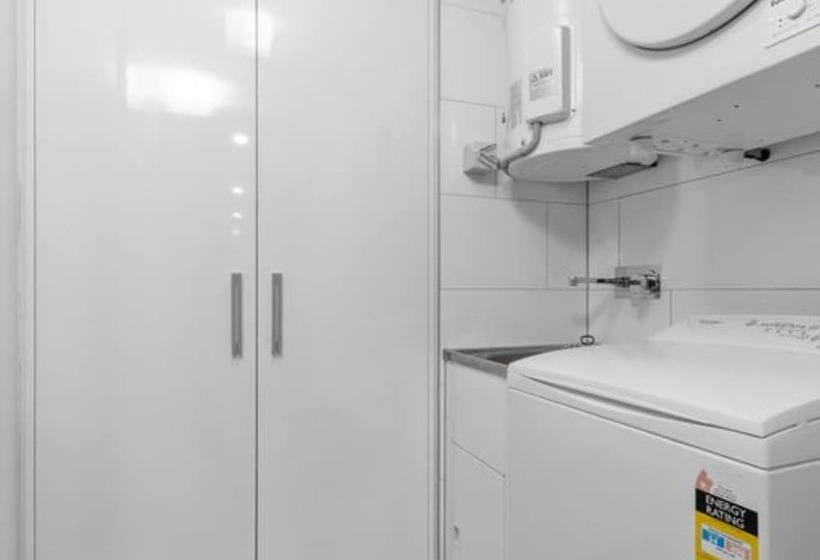 Апартаменты 1 Спальня, H On Mitchell Apartment