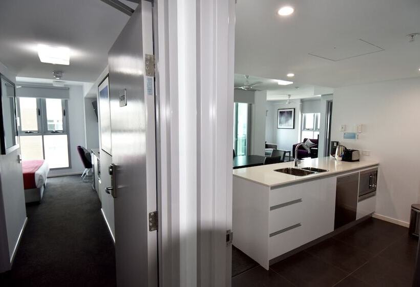 Апартаменты 2 Спальни, H On Mitchell Apartment