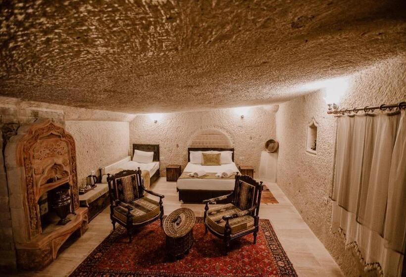 جناح مزود بجاكوزى, Ortahisar Cave