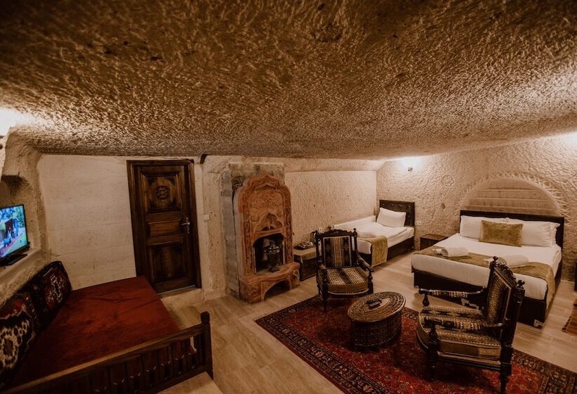 غرفة قياسية مزوَّدة بتراس, Ortahisar Cave