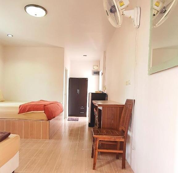 Номер Стандарт Трехместный, Sairee Center Guesthouse