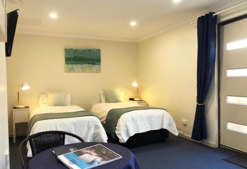 تختخواب در اتاق مشترک, Observatory Guesthouse   Adults Only