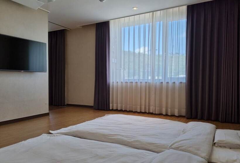 Номер Deluxe, Avonhotel Gunsan