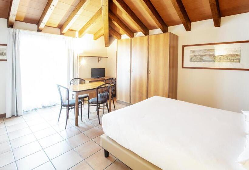 استودیوی استاندارد, Residenza Le Cupole