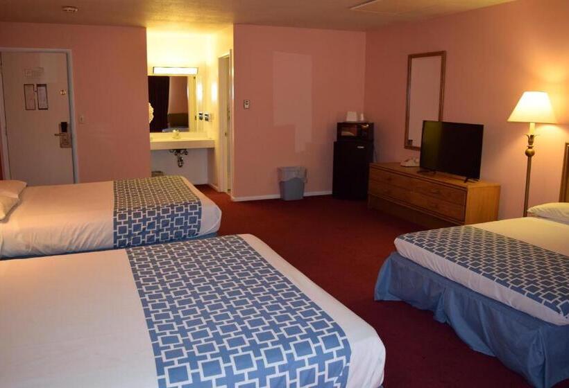 Семейный Номер, Amerivu Inn & Suites   St Croix Falls