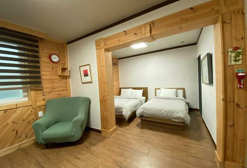 استودیو خانوادگی, Smile Resort