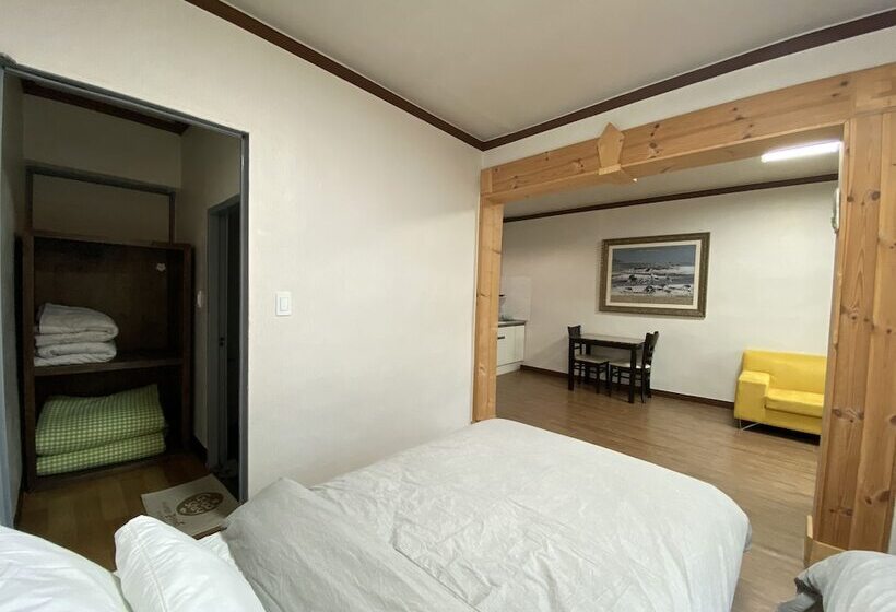 استودیو خانوادگی, Smile Resort