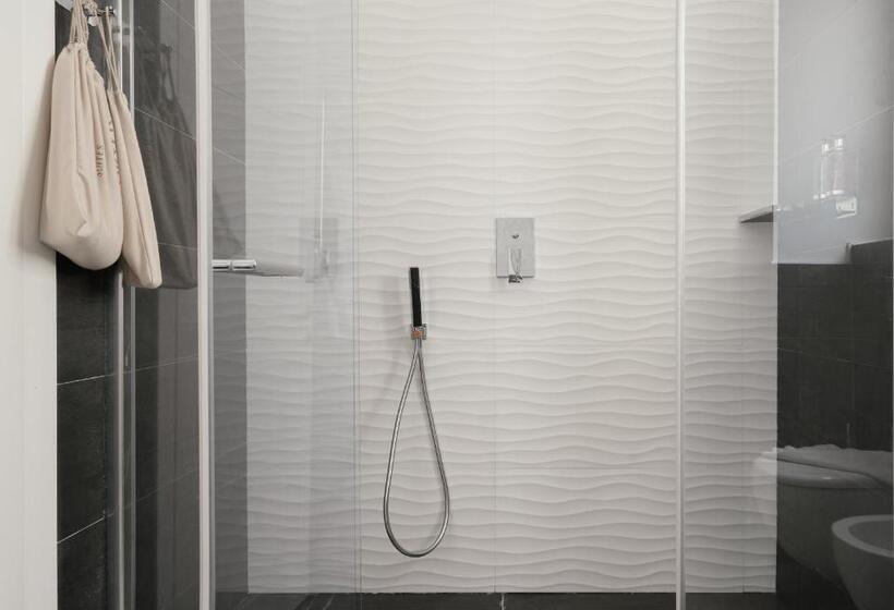 سوییت لوکس, Montenapoleone Suites