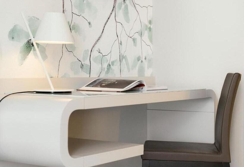 سوئیت کلاسیک, Montenapoleone Suites