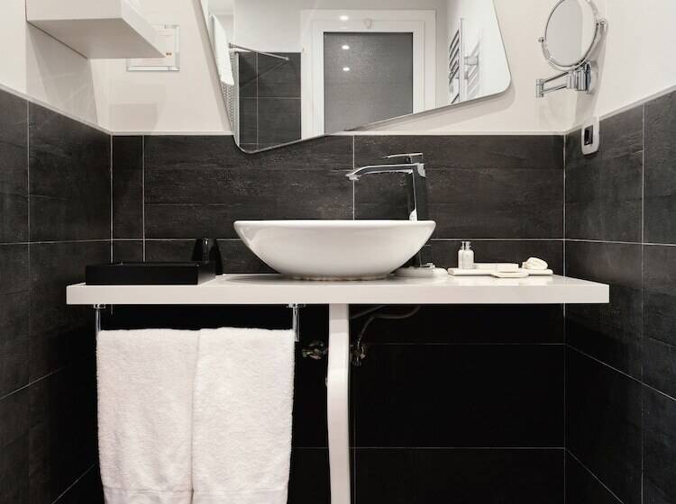 سوییت لوکس, Montenapoleone Suites