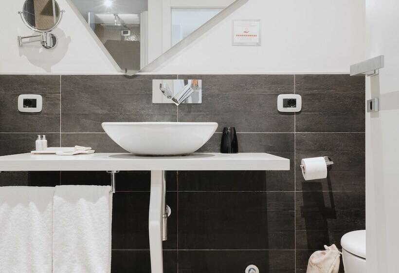 سوئیت کلاسیک, Montenapoleone Suites