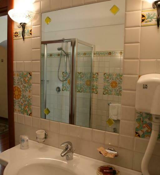 Номер Стандарт Трехместный, Regis Resort & Wellness