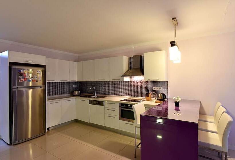 Апартаменты 2 спальни Вид на Сад, Royal Palm Residence