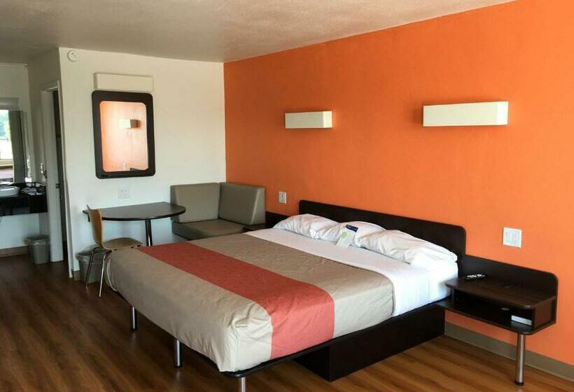 스탠다드 룸 킹사이즈 침대, Motel 6 Connellys Springs, Nc