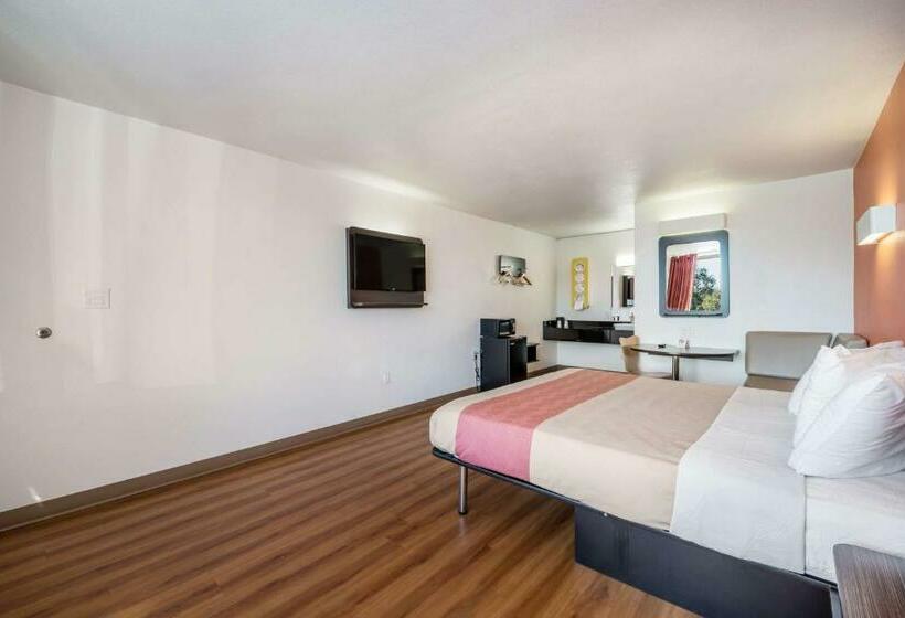 스탠다드 룸 킹사이즈 침대, Motel 6 Connellys Springs, Nc
