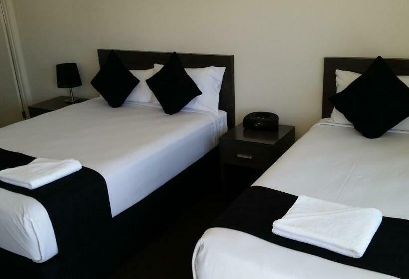 Номер Deluxe, Dooleys Tavern And Motel Capella