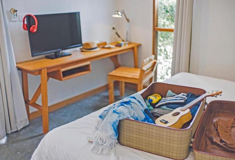 스탠다드 방갈로, Escape Beach Resort   New Look Renovated