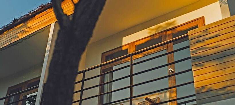 스탠다드 방갈로 정원 전망, Escape Beach Resort   New Look Renovated