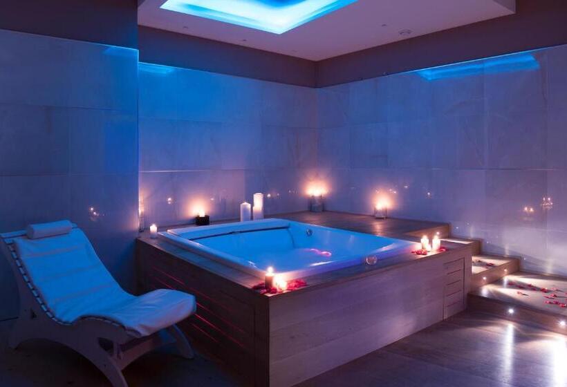 Полулюкс с Гидромассажем, Grand Hotel Biffy