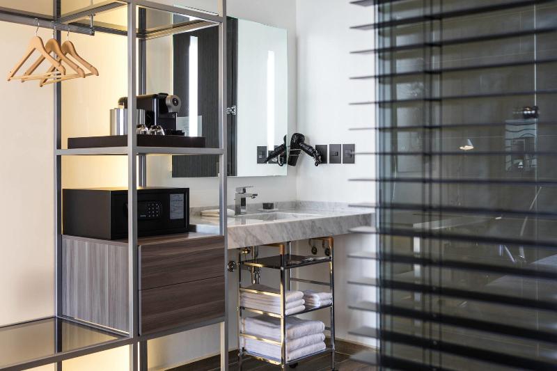 带大床的标准间, Ac Hotel By Marriott Guadalajara Mexico