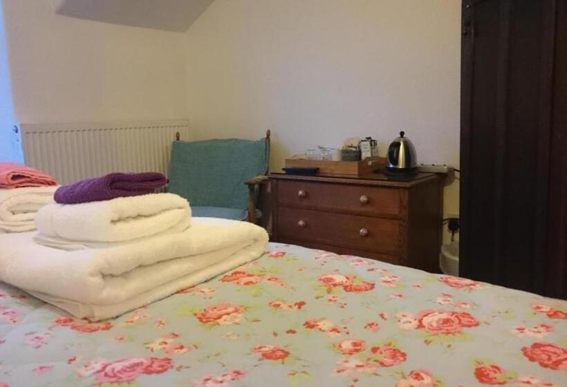 Номер Стандарт Вид на Реку, Lyndhurst Guest House