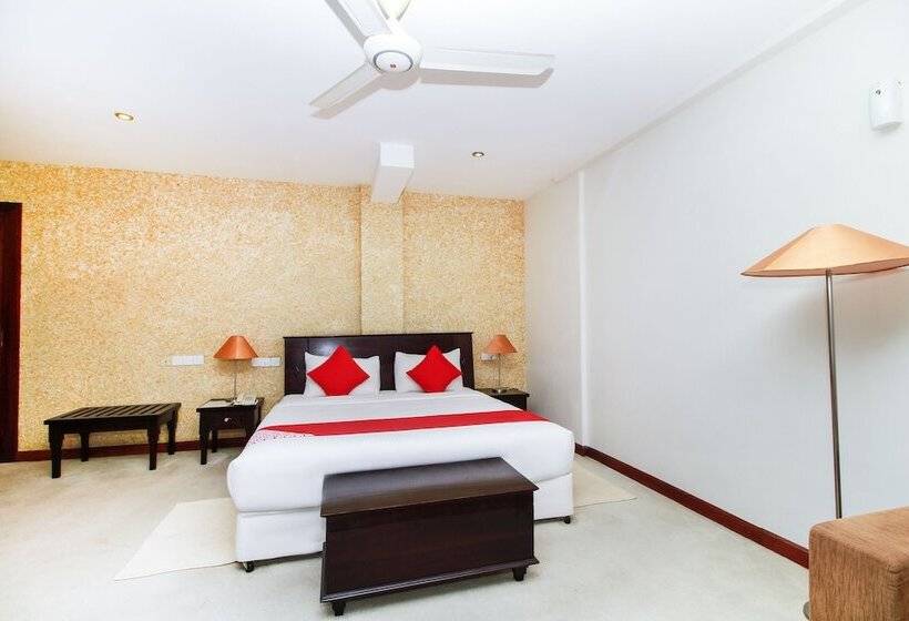 Family Suite, Opulent River Face