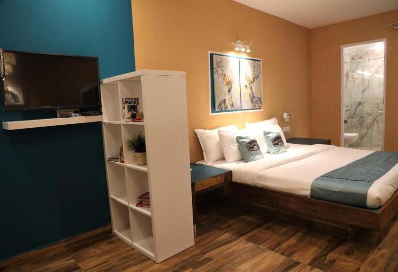 Люкс Повышенной Комфортности, Tiger N Woods Resort