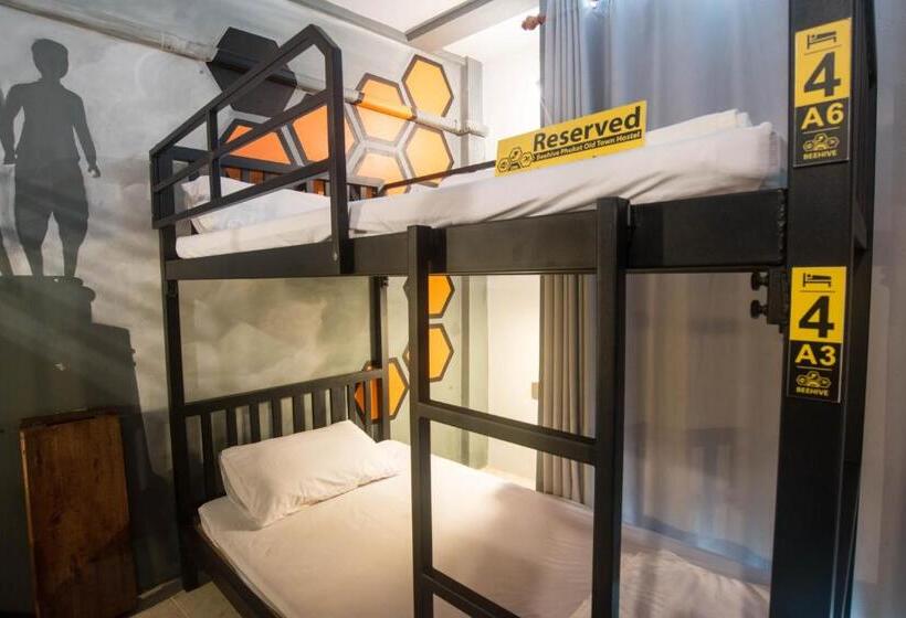 اتاق خانوادگی با تختخواب سفری, Beehive Phuket Oldtown Hostel
