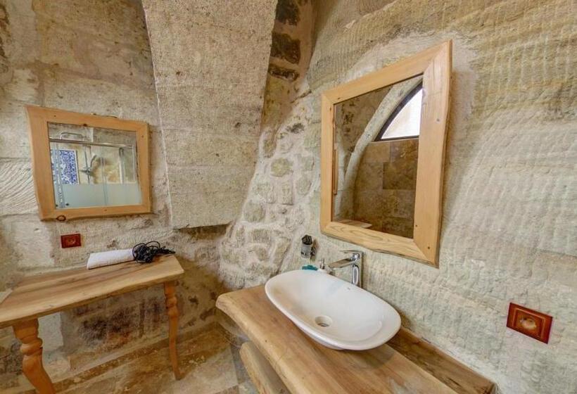 سوییت خانوادگی, Chelebi Cave Suites Plus 6 Years Old