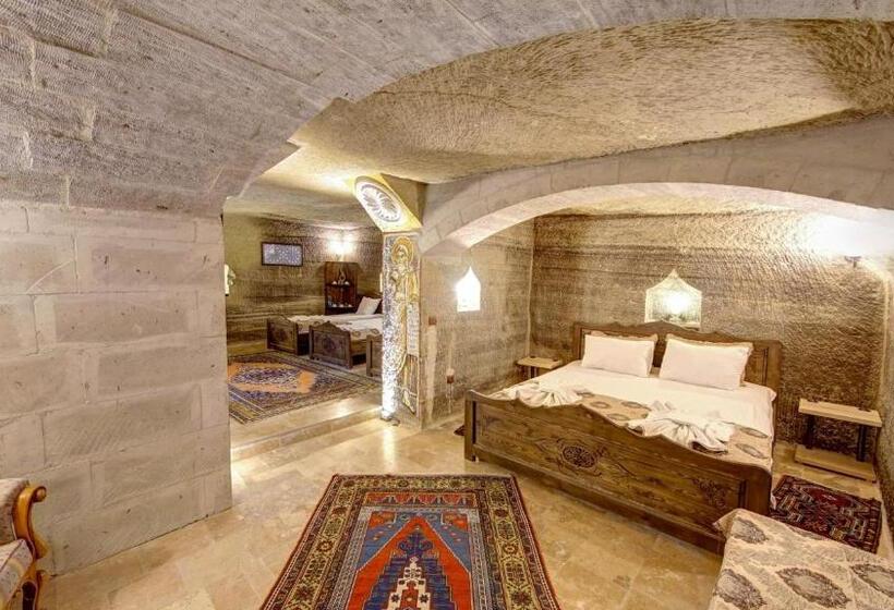 سوییت خانوادگی, Chelebi Cave Suites Plus 6 Years Old