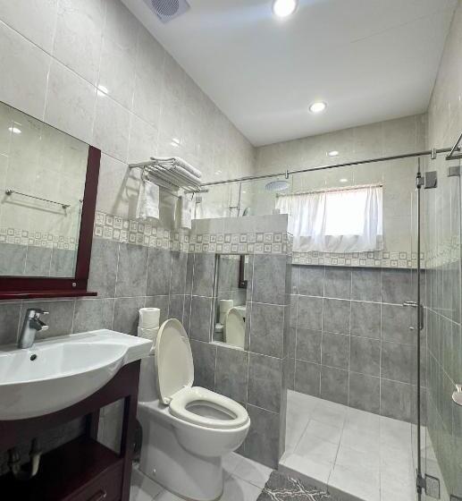 اتاق خانوادگی با چشم‌انداز دریا, 1521 Mactan Resort