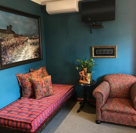 스탠다드 룸 가든 전망, The Crown Guest House