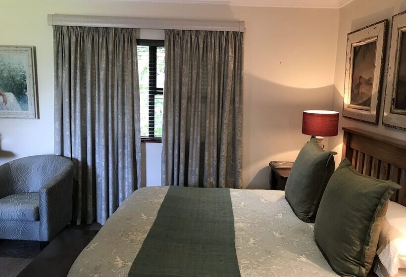 Номер Deluxe, The Crown Guest House