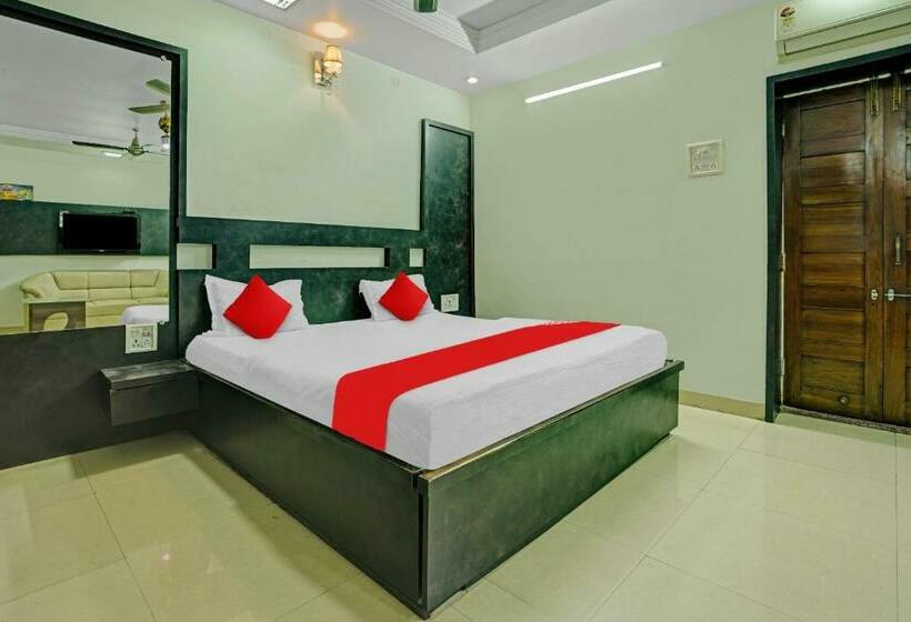 اتاق کلاسیک سه تخته, Flagship Hotel Pragya 4