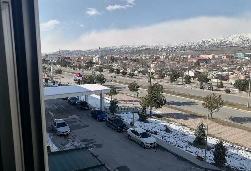 Семейный Номер, Hilton Garden Inn Erzincan