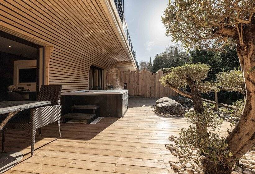 월풀욕조 주니어 스위트, Le Parc  La Table De Franck Putelat