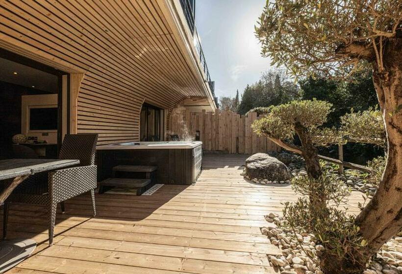 월풀욕조 주니어 스위트, Le Parc  La Table De Franck Putelat