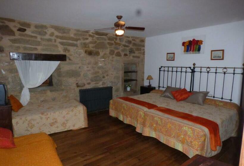 اتاق لوکس با وان آب گرم, La Posada De Pedrazales
