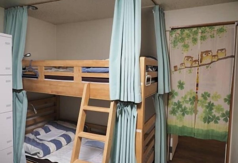 Кровать в Общей Комнате, Yokohama Central Hostel