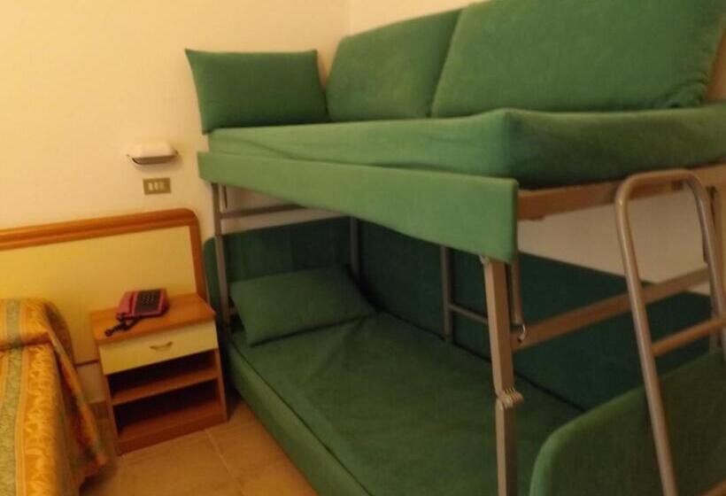 4 Bett Standardzimmer, Thea