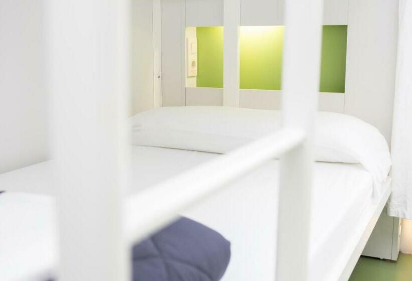 Cama en Habitación Compartida, Sant Jordi Hostels Gracia