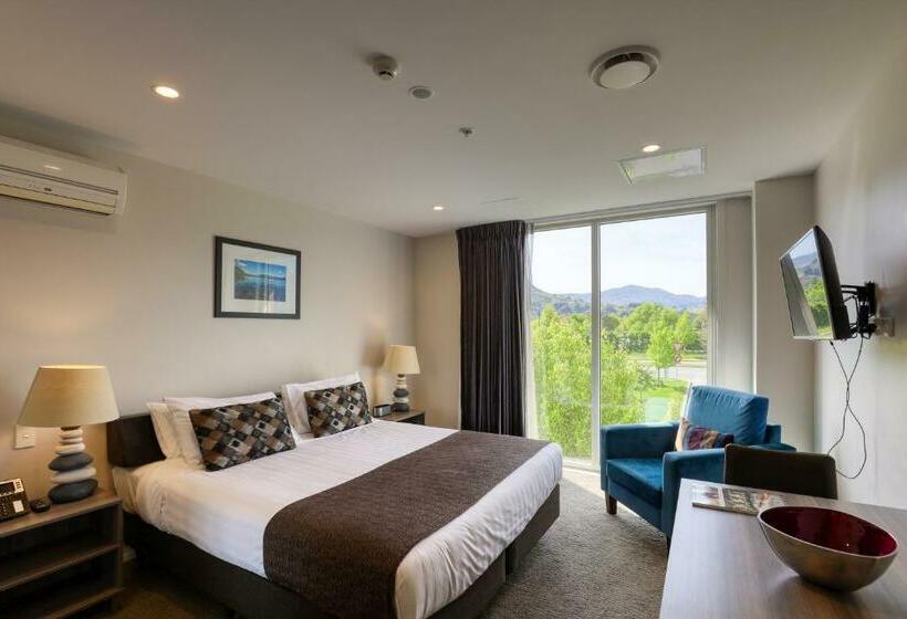 带大床的标准工作室, Ramada Suites By Wyndham Queenstown Remarkables Park