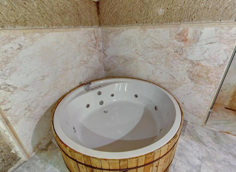 豪华套房, Roma Cave Suite