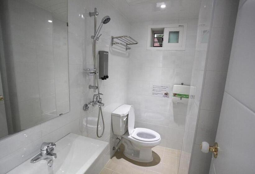 스탠다드 트리플 룸, Namsan Guesthouse