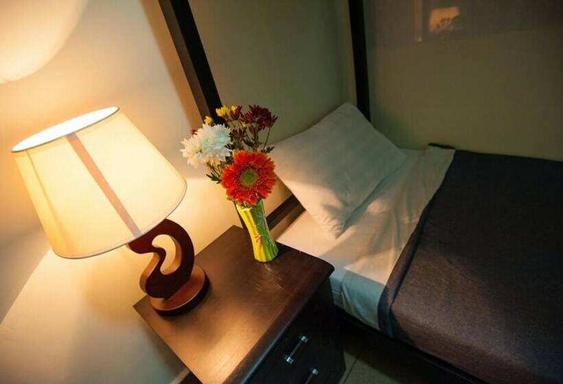 Кровать в Общей Комнате, B52 Hostel
