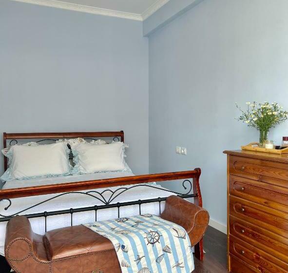 آپارتمان 1 خوابه با بالکن, Blue Brace Apartment