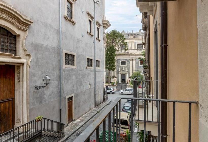 اتاق سوپریور خانوادگی, La Regina Del Duomo Catania Centro